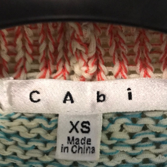 Cabi sleeveless sweater, comes over the shoulders - Picture 4 of 4